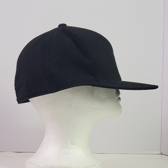 DC Hat - Picture 2 of 7